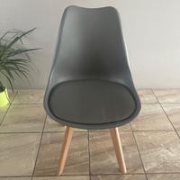 Sedia di tipo poltroncina