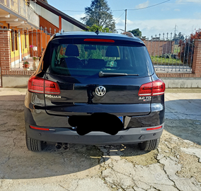 Automobile tiguan