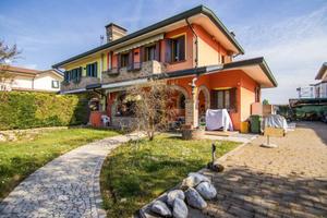 Villa di 208 m² con più di 5 locali a Sant'Angelo 