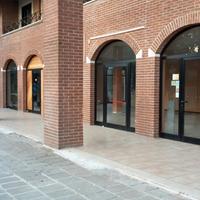 Locale Commerciale Fronte Strada