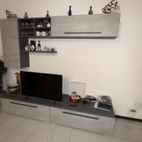 Si vende per trascolo mobilio di vario genere