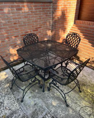 Tavolo con 4 sedie da giardino in ferro battuto