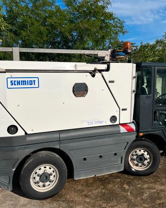 2018 - spazzatrice stradale schmidt swingo 200
