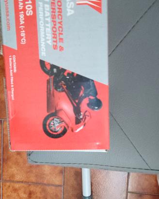 batteria moto yuasa 
