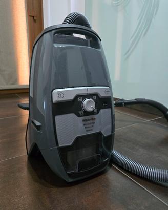 aspirapolvere MIELE Blizzard CX1