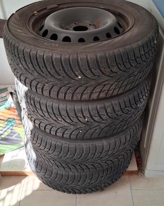 4 cerchi con gomme