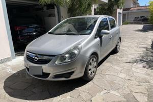 Opel Corsa D 1.2 benzina neopatentati