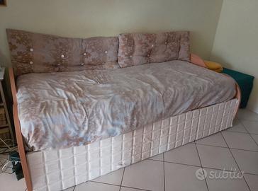 Letto singolo contenitore con materasso e cuscini