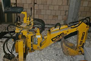 Retro escavatore per trattore