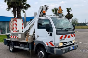 NISSAN CABSTAR CESTELLO 10MT