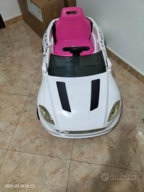 Macchina con guida con telecomando e a pedale