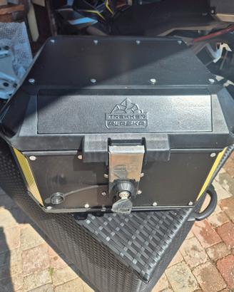 Bauletto givi alaska 44 lt nero e piastra monokey