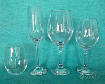 calici banchetto in casse lavastoviglie e carrelli