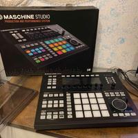 Native Instruments Maschine Studio dj controller