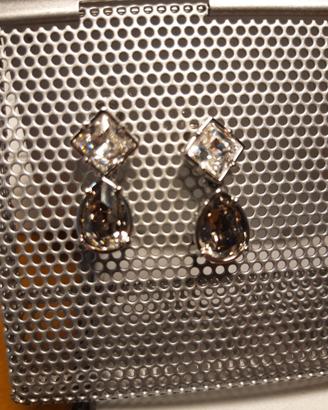 Orecchini Swarovski a perno.