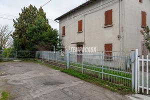 Casa indipendente in zona Cella