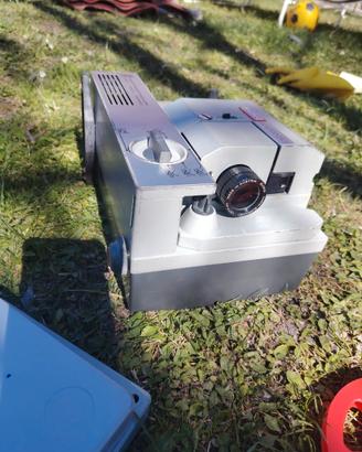 proiettore cinematografico vintage Eumig Mark-501.