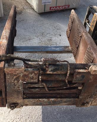 Pinza per carrello elevatore