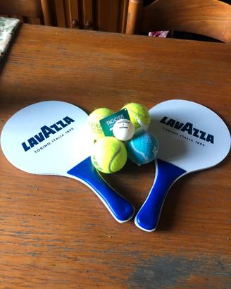 Racchette in legno con palline