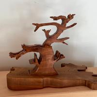 Oggetto decorativo in legno porta iPhone