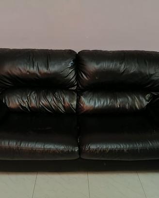 2 DIVANI ecopelle nero (3 e 2 posti)