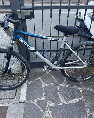 Mountain Bike 26 Decathlon Rockrider ammortizzata