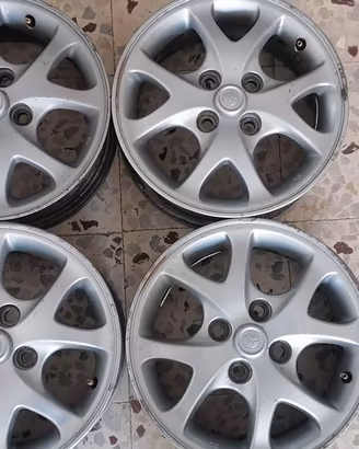Set cerchi in lega toyota 14 pollici