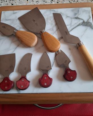 tagliere marmo e legno con set coltelli formaggio