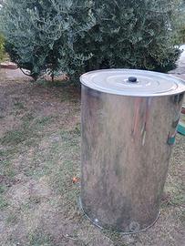 Contenitore in acciaio