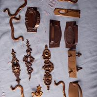 Maniglie antiche per restaurare mobili 