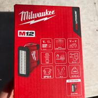 Faro led ruotabile a batteria 12V milwaukee