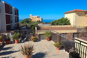 Lungomare Alghero casa con ampio terrazzo