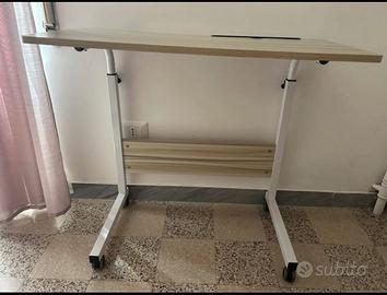 Scrittoio / Tavolino porta PC con ruote