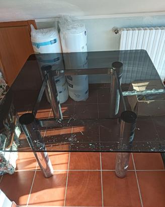 Tavolo in vetro per interni