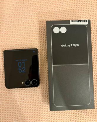 Samsung Galaxy Z Flip 8 Nuovo