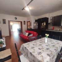 Attico con p.auto riservato e vista mare T.Natale