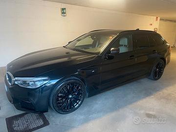 BMW 530d Touring  X Drive M Sport  249 cv auto