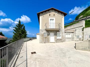 CASA INDIPENDENTE A BUCCHIANICO