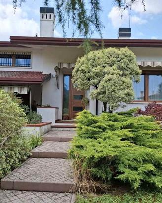 ARINO DI DOLO Signorile Villa con giardino