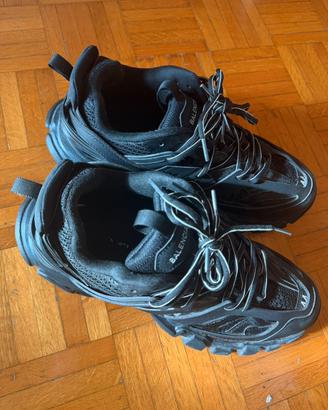 Balenciaga track