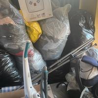 Sacchi pieni di vestiti