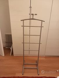 Servomuto appendiabiti
