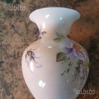 Vaso in ceramica dipinto a mano con bordi in oro