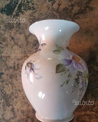 Vaso in ceramica dipinto a mano con bordi in oro