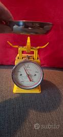 bilancia da cucina o altro, molto carina gialla 