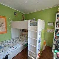 Letto a castello con armadio scrivania e scala