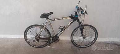 bicicletta  da corsa 