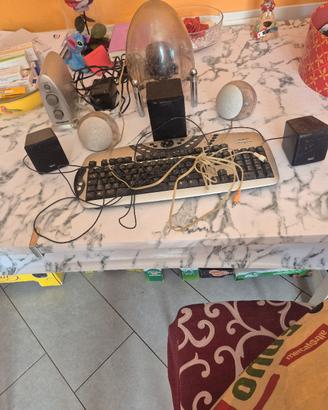 Tastiera e dolby soundround per pc