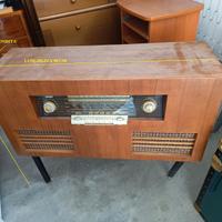 Radio d’epoca funzionante con mobile