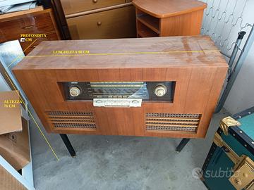 Radio d’epoca funzionante con mobile